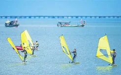 假日信息丨冲浪、帆船、沙滩运动等体育旅游活动精彩纷呈，丰富游客度假选择